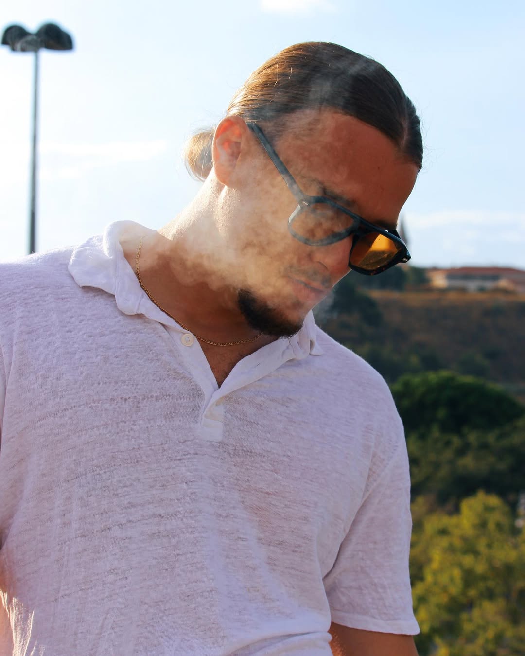 Bascher impressionne avec “Truman”, un morceau mélancolique au style cinématographique Bascher artiste rap