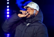 Booba riposte à l’avocat de Werenoi et se targue d’avoir propulsé de nombreux artistes vers la richesse découvrez comment booba critique sch dans une série de prises de parole percutantes. analyse des piques échangées entre les deux rappeurs français, réactions des fans et contexte de cette rivalité musicale.