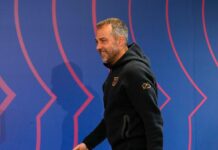 Malgré la victoire, Flick reste mélancolique… découvrez pourquoi flick demeure mélancolique malgré la victoire, et plongez dans ses émotions contradictoires après ce succès.