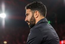 Incroyable scénario : Man United s’incline malgré sa supériorité numérique à 11 contre 10 ! découvrez comment manchester united a perdu malgré un avantage numérique, jouant à 11 contre 10, dans un match intense et riche en émotions.