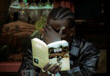 Base 221, une révélation Bête de Noir - 18-11La famille ! Mon premier EP « Bête de Noir » sortira le 18 novembre !