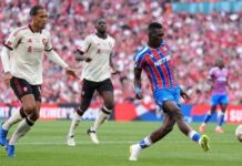 Chelsea s’incline tandis que Liverpool partage les points retour sur les performances récentes : chelsea s'incline tandis que liverpool se contente d'un match nul.