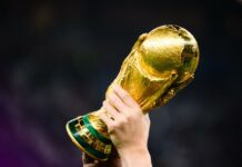 Coupe du Monde 2026 : Des récompenses financières astronomiques pour le champion découvrez toutes les récompenses financières de la coupe du monde 2026, y compris les primes pour les équipes, les joueurs et les gains liés aux performances.