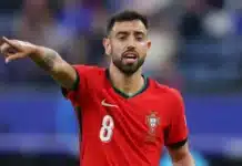 Mercato Man Utd : Les rumeurs de départ de Fernandes démenties, quelle réalité pour le milieu portugais ? les rumeurs concernant le départ de fernandes de manchester united sont officiellement démenties, clarifiant ainsi la situation pour les supporters.