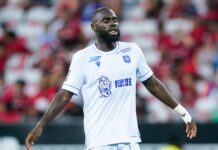 Auxerre : Sinayoko fait le point après son mercato mouvementé découvrez l'analyse complète de sinayoko après son mercato, ses perspectives et les enjeux pour la saison à venir.