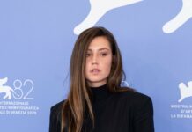 Doums de nouveau en garde à vue : Adèle Exarchopoulos porte plainte pour violences découvrez les détails de la garde à vue de doums et la plainte déposée par adèle exarchopoulos dans cette affaire judiciaire en cours.