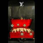 Pharrell Williams reçoit la Légion d’honneur des mains d’Emmanuel Macron à l’Élysée pharrell williams reçoit la prestigieuse légion d'honneur en reconnaissance de sa contribution exceptionnelle à la musique et à la culture.