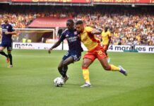 Officiel : Descamps prolonge son aventure avec Lyon pour deux années supplémentaires descamps prolonge son contrat avec l'olympique lyonnais pour deux années supplémentaires, renforçant ainsi l'équipe.