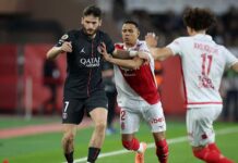 Monaco : Faes prêt à relever le défi contre le PSG avec détermination monaco : faes déterminé et motivé pour affronter le psg dans un match crucial.