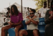 Leto enflamme la scène avec son tout nouveau single « Pineapple » leto électrise la scène avec son nouveau morceau « pineapple », mêlant énergie et passion pour un spectacle inoubliable.