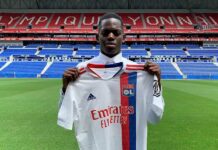 R2 et Castello Lukeba dévoilent le clip captivant de « Prends pas la tête » découvrez le clip officiel « prends pas la tête » de r2 et castello lukeba, un duo dynamique qui allie énergie et style dans une ambiance entraînante.