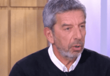 PSG : Safonov révèle son astuce secrète pour arrêter les penalties découvrez l'astuce unique de safonov pour arrêter les penalties et devenir un gardien redoutable sur le terrain.