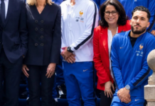 BUZZ : Les Bleus s’affichent dans une pose inédite Cherki